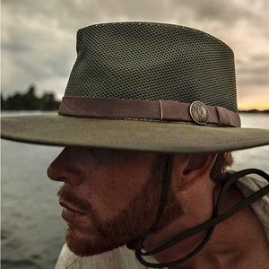Outback Trading Co. oilskin hat w/ mesh